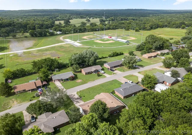 37th image of 503 Straight St, Fort Gibson, OK 74434 | MLS# 2625899