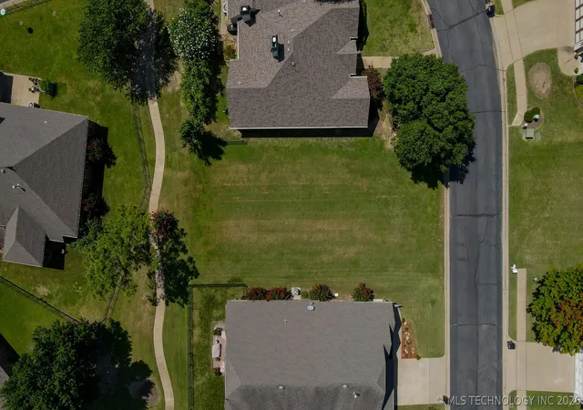 2nd image of 3905 N Pine Ave, Broken Arrow, OK 74012 | MLS# 2626623