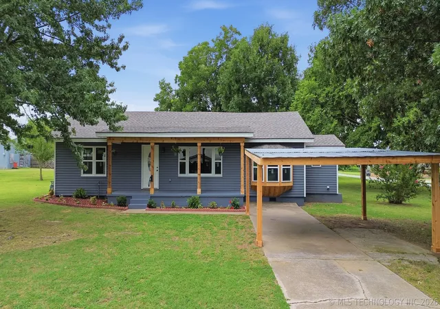 Single family home for sale at 122 W Jay, Stroud, OK 74079 | MLS# 2625895