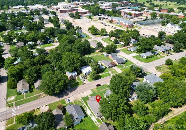 5th image of 817 E 15Th, Ada, OK 74820 | MLS# 2625295