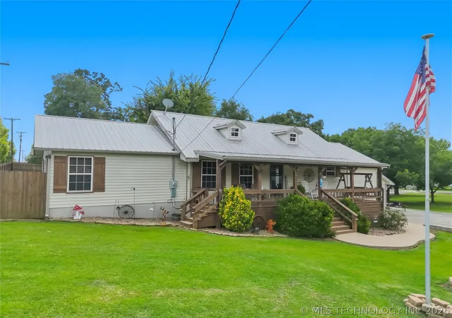 2nd image of 809 N K St, Quinton, OK 74561 | MLS# 2626647