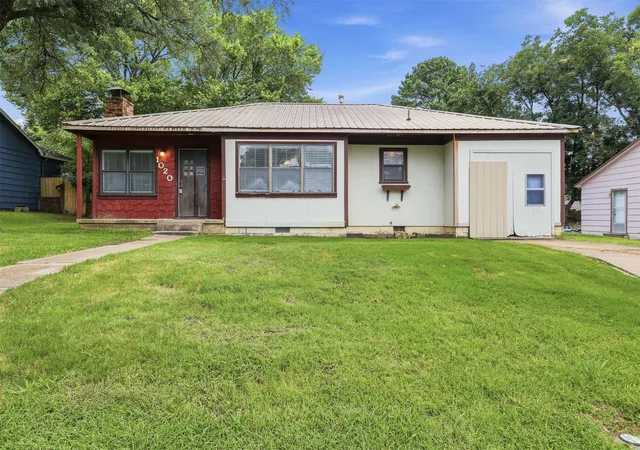 1st image of 1020 W Willow St, Durant, OK 74701 | MLS# 2626722