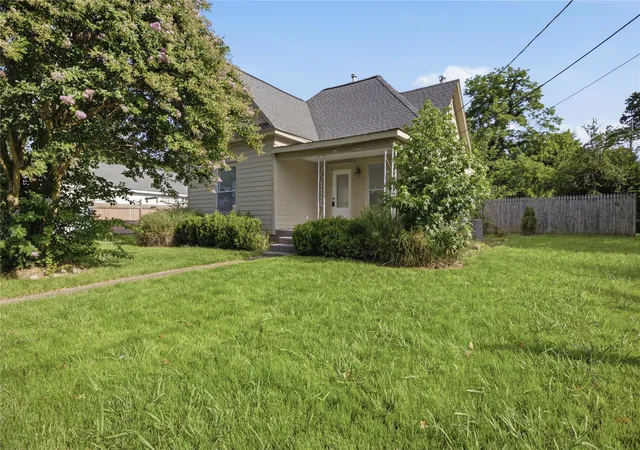 Homes for sale in Coweta, OK | 422 S Bristow Ave S, Coweta, OK 74429 | MLS# 2626725