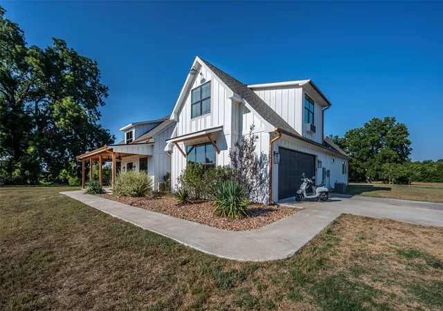 Photo 3 of Single family home for sale at 21750 County Rd 3, Stonewall, OK 74871 | MLS# 2623790 | Listing updated on 2026-10-07