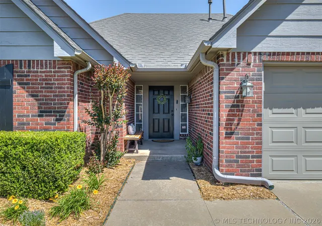2nd image of 2012 E Princeton St, Broken Arrow, OK 74012 | MLS# 2626321