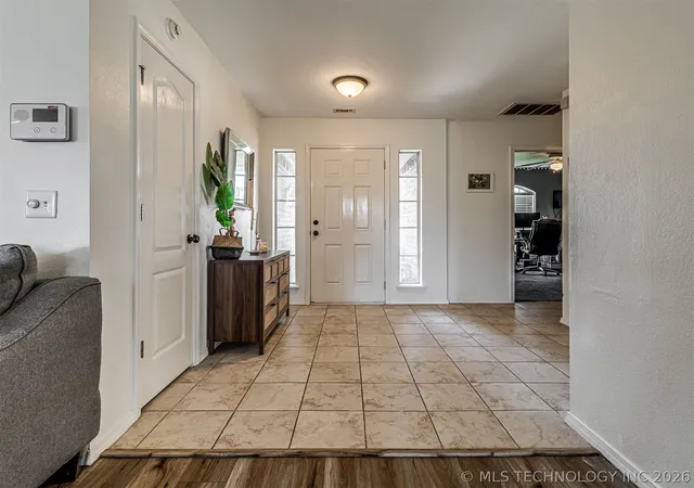 3rd image of 2012 E Princeton St, Broken Arrow, OK 74012 | MLS# 2626321