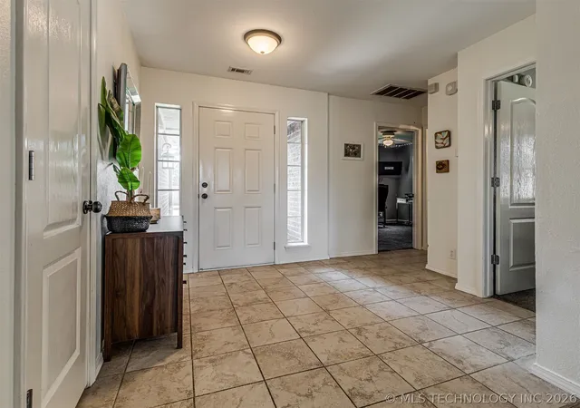 4th image of 2012 E Princeton St, Broken Arrow, OK 74012 | MLS# 2626321