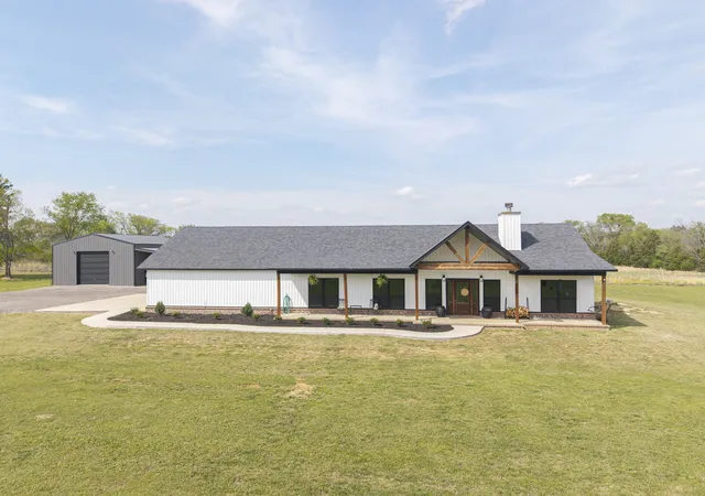 2nd image of 3107 E Mckenzie Ave, Pocola, OK 74902 | MLS# 2611992