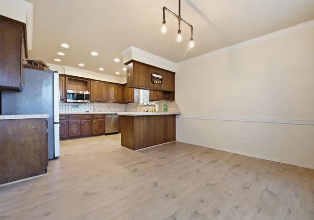 image of 103 E Lakeview Ct, Tecumseh, OK 74873 | MLS# 2626740