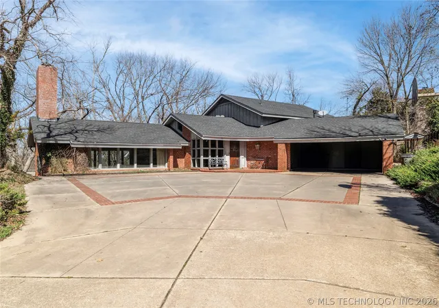 Photo 2 of Single family home for sale at 2100 N Star Ct, Bartlesville, OK 74006 | MLS# 2626680 | Listing updated on 2026-08-20