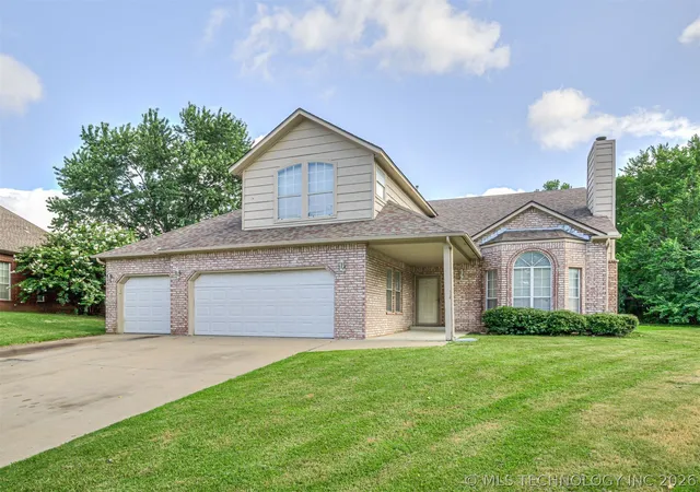 3rd image of 13017 E 93Rd Ct, Owasso, OK 74055 | MLS# 2626552