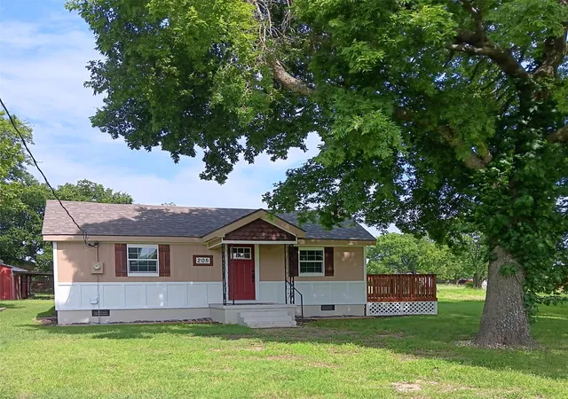 Photo 1 of Single family home for sale at 205 S Main, Kingston, OK 73439 | MLS# 2626559 | Listing updated on 2026-08-20