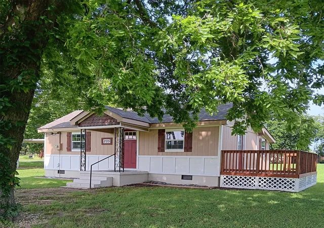 Photo 2 of Single family home for sale at 205 S Main, Kingston, OK 73439 | MLS# 2626559 | Listing updated on 2026-08-20