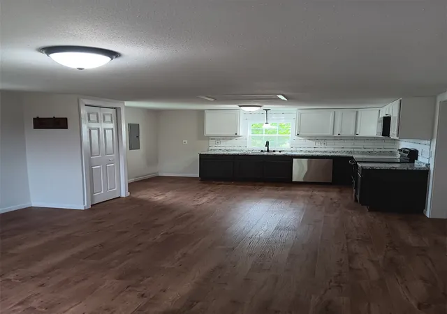 Photo 3 of Single family home for sale at 205 S Main, Kingston, OK 73439 | MLS# 2626559 | Listing updated on 2026-08-20