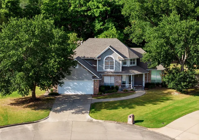 Photo 2 of Single family home for sale at 2208 Park, Muskogee, OK 74403 | MLS# 2626798 | Listing updated on 2026-08-20