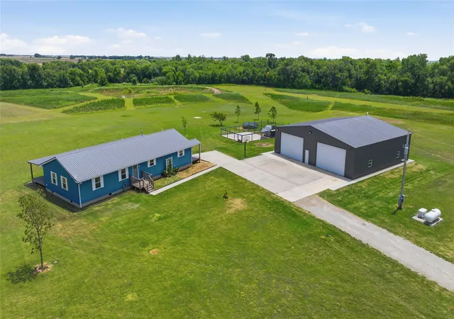 Photo 5 of Single family home for sale at 21598 County Rd 1090, Lamont, OK 74643 | MLS# 2626830 | Listing updated on 2026-09-01