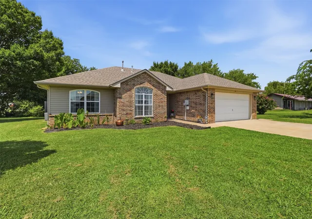 Photo 2 of Sale Pending at 208 S 9th Avenue E, Stroud, OK 74079 | MLS# 2626865 | Listing updated on 2026-09-22