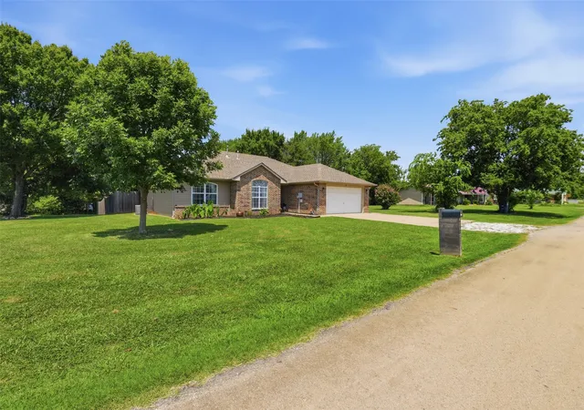 Photo 3 of Sale Pending at 208 S 9th Avenue E, Stroud, OK 74079 | MLS# 2626865 | Listing updated on 2026-09-22