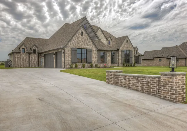 Photo 2 of Sale Pending at 16505 S 4th Eastavenue, Glenpool, OK 74033 | MLS# 2626811 | Listing updated on 2026-08-20