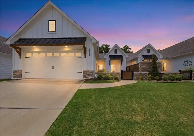 1st image of 1939 W Imperial Pl, Broken Arrow, OK 74011 | MLS# 2626884