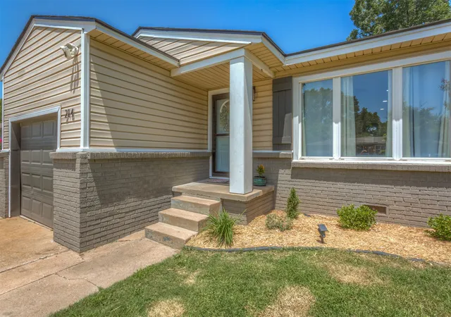 2nd image of 214 W Toledo St, Broken Arrow, OK 74012 | MLS# 2626901