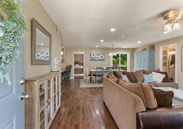 4th image of 214 W Toledo St, Broken Arrow, OK 74012 | MLS# 2626901