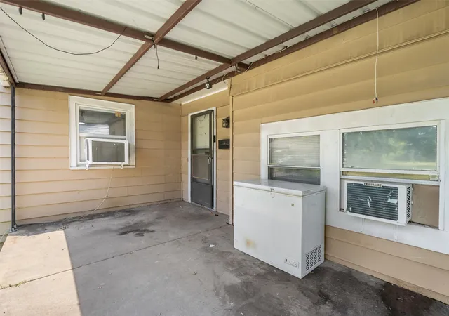 Photo 3 of Single family home for sale at 313 N Santa Fe Ave, Bartlesville, OK 74003 | MLS# 2626900 | Listing updated on 2026-08-20
