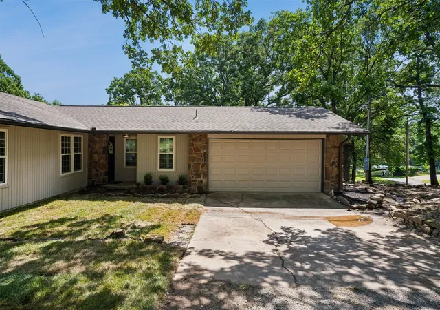 Photo 2 of Single family home for sale at 3199 N Mistletoe Rd, Sand Springs, OK 74063 | MLS# 2626924 | Listing updated on 2026-08-27