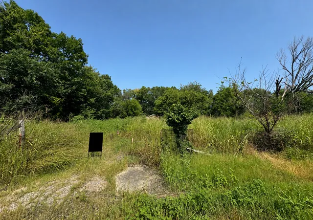 1st image of 630 N Oak St, Nowata, OK 74048 | MLS# 2626966