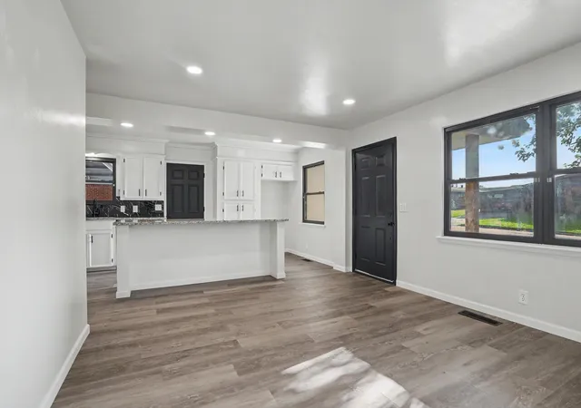 Photo 3 of Single family home for sale at 520 S 104th Eastavenue, Tulsa, OK 74128 | MLS# 2627007 | Listing updated on 2026-07-23
