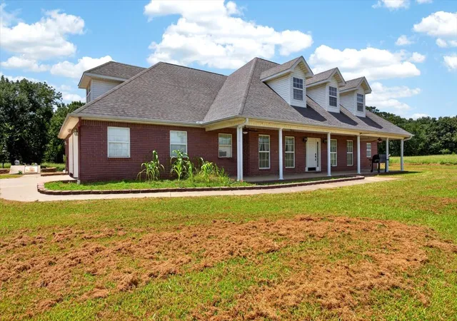 Photo 2 of Single family home for sale at 17063 Rhino, Spiro, OK 74959 | MLS# 2627047 | Listing updated on 2026-07-23