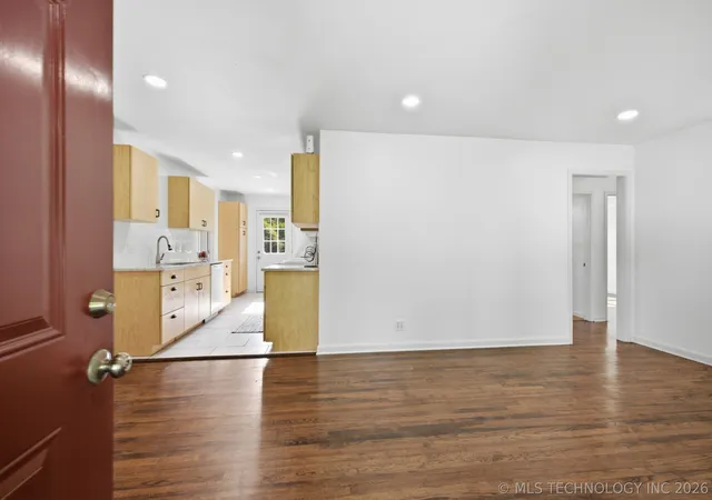 Photo 4 of Single family home for sale at 3331 S Louisville Ave, Tulsa, OK 74135 | MLS# 2626973 | Listing updated on 2026-07-24