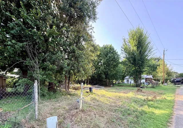 2nd image of 117 Nw I St, Antlers, OK 74523 | MLS# 2627066