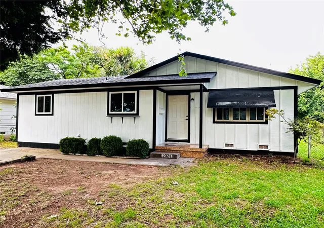1st image of 2323 S Olympia St, Tulsa, OK 74107 | MLS# 2626897