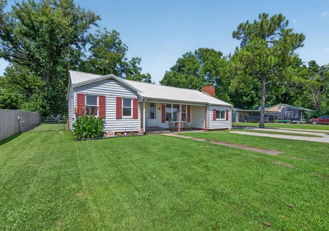 Photo 2 of Sale Pending at 816 S Maple St, Nowata, OK 74048 | MLS# 2627034 | Listing updated on 2026-08-20