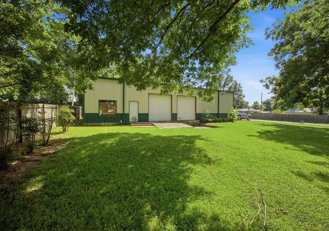 2nd image of 1406 N Hickory St, Mc Alester, OK 74501 | MLS# 2627026