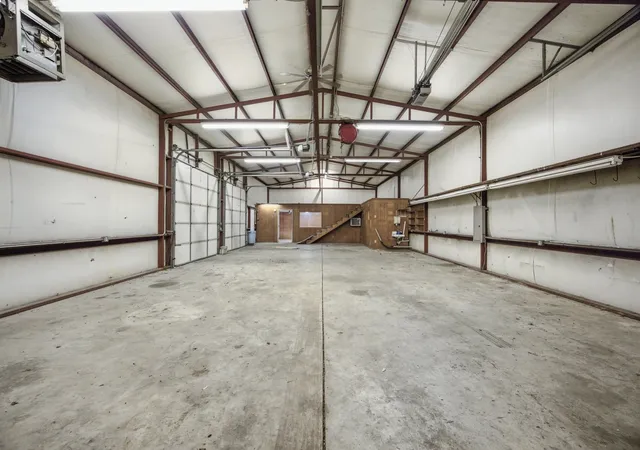 5th image of 1406 N Hickory St, Mc Alester, OK 74501 | MLS# 2627026