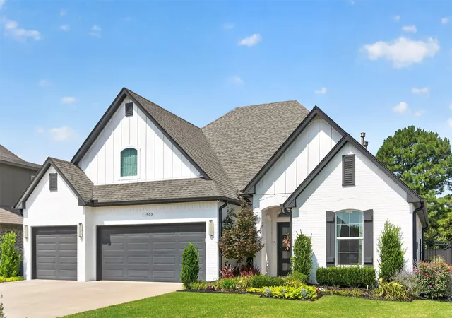 Photo 3 of Sale Pending at 11502 S Ash St, Jenks, OK 74037 | MLS# 2627166 | Listing updated on 2026-08-27