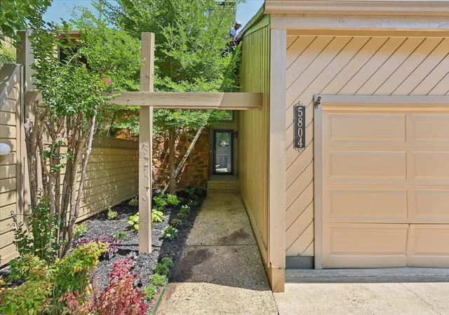 Photo 3 of Condo for sale at 5804 S Atlanta Ave #2, Tulsa, OK 74105 | MLS# 2626831 | Listing updated on 2026-08-22