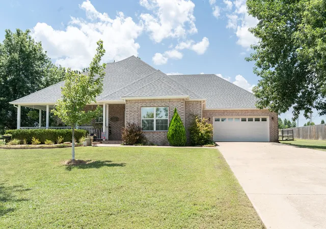 Homes for sale in Skiatook, OK | 200 N Woodchuck Ln, Skiatook, OK 74070 | MLS# 2626923