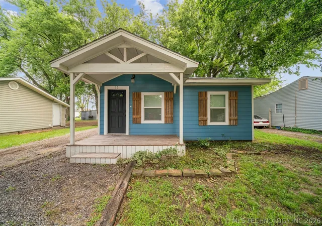 1st image of 15 S Mayes St, Pryor, OK 74361 | MLS# 2627182