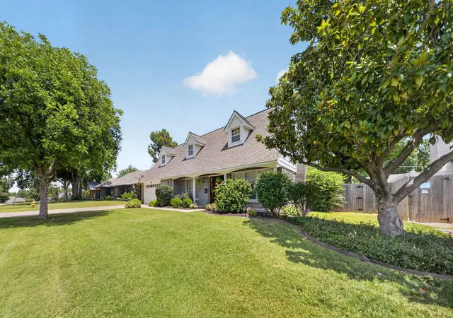 Photo 2 of Single family home for sale at 5853 S Irvington Ave, Tulsa, OK 74135 | MLS# 2623655 | Listing updated on 2026-08-24