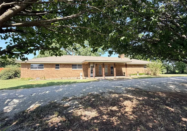 2nd image of 12636 N County Road 3395, Stratford, OK 74872 | MLS# 2626996