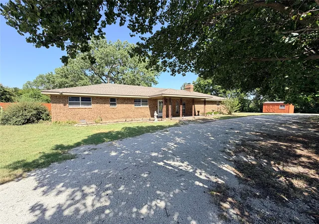 Photo 3 of Single family home for sale at 12636 N County Rd 3395, Stratford, OK 74872 | MLS# 2626996 | Listing updated on 2026-07-24