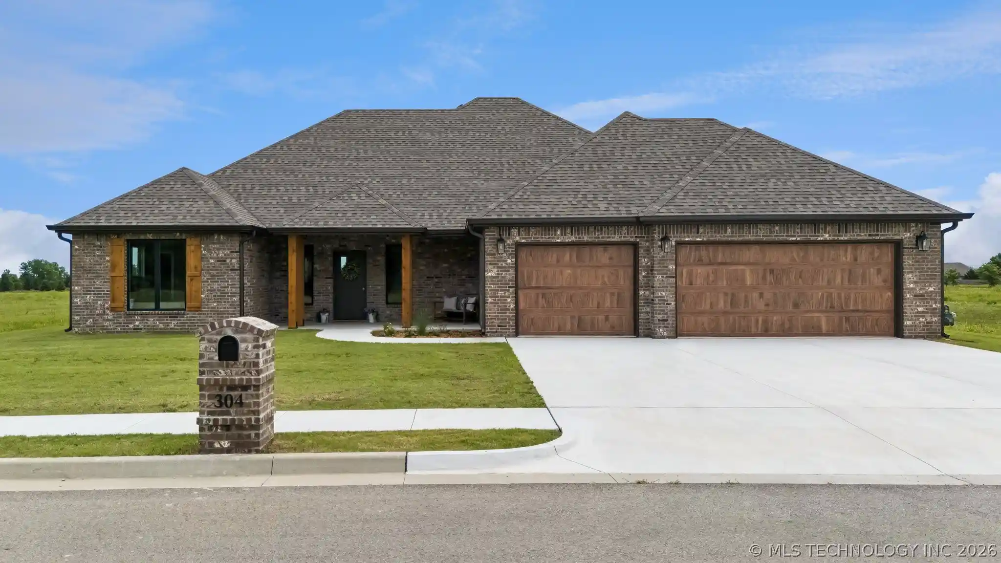 Photo 1 of Single family home for sale at 304 Barley Hl Rd, Bartlesville, OK 74006 | MLS# 2626546 | Listing updated on 2026-10-13