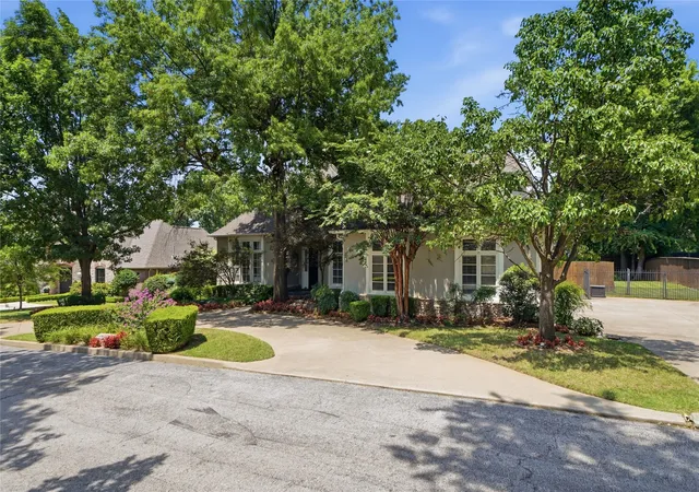 Photo 2 of Single family home for sale at 3661 S Lewis Ave, Tulsa, OK 74105 | MLS# 2627138 | Listing updated on 2026-09-20