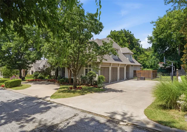 Photo 3 of Single family home for sale at 3661 S Lewis Ave, Tulsa, OK 74105 | MLS# 2627138 | Listing updated on 2026-09-20