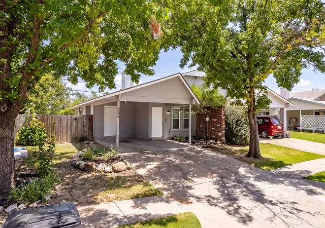 Photo 1 of Sale Pending at 1525 S 112th Eastavenue, Tulsa, OK 74128 | MLS# 2626360 | Listing updated on 2026-08-20