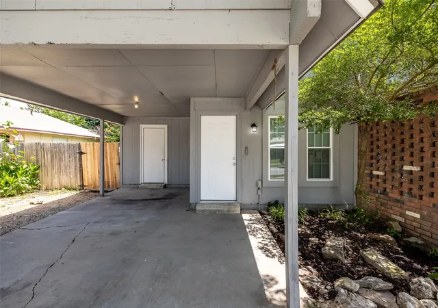 Photo 3 of Sale Pending at 1525 S 112th Eastavenue, Tulsa, OK 74128 | MLS# 2626360 | Listing updated on 2026-08-20