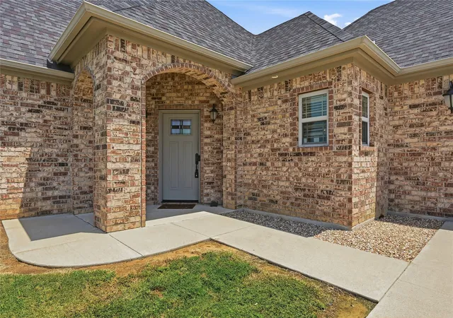 Photo 3 of Single family home for sale at 230 Buck Trl, Durant, OK 74701 | MLS# 2627149 | Listing updated on 2026-07-24